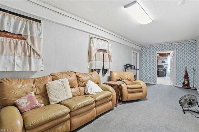 2405 Zoysia LN, North Fort Myers, FL 33917