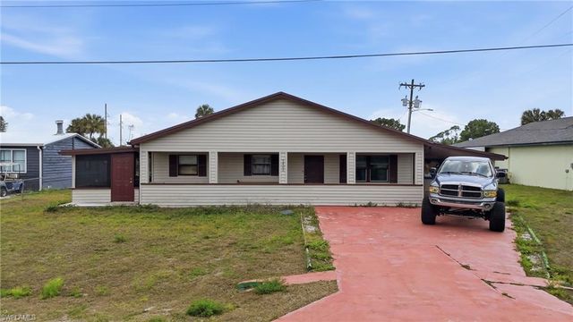 2405 Zoysia LN, North Fort Myers, FL 33917