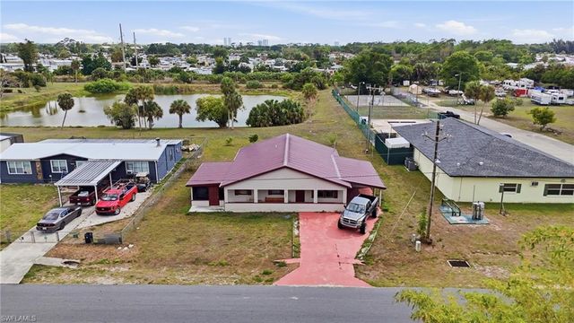 2405 Zoysia LN, North Fort Myers, FL 33917