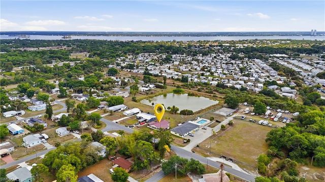 2405 Zoysia LN, North Fort Myers, FL 33917