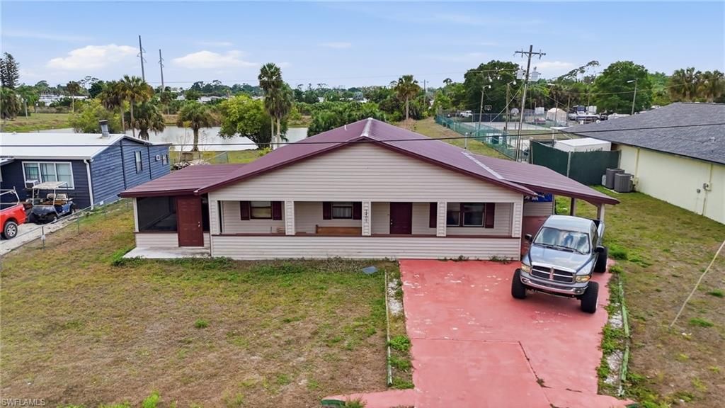 2405 Zoysia LN, NORTH FORT MYERS, FL 33917 — photo 2