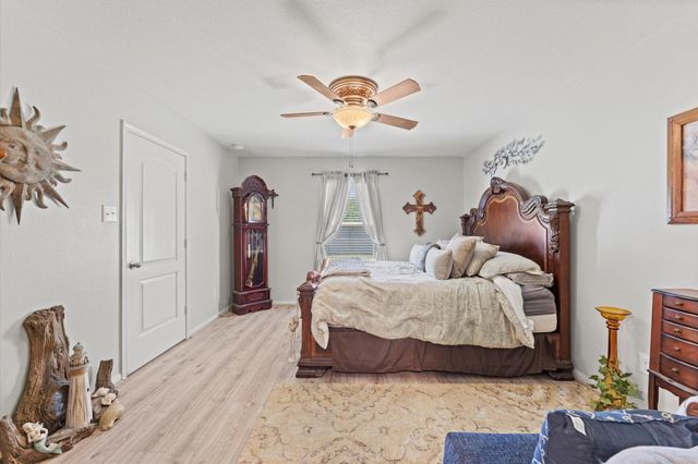 405 Hawks View Drive, Texas City, TX 77568