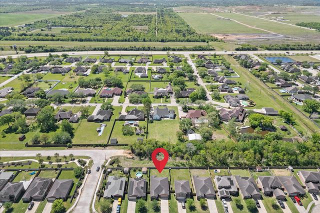 405 Hawks View Drive, Texas City, TX 77568