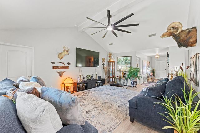 405 Hawks View Drive, Texas City, TX 77568