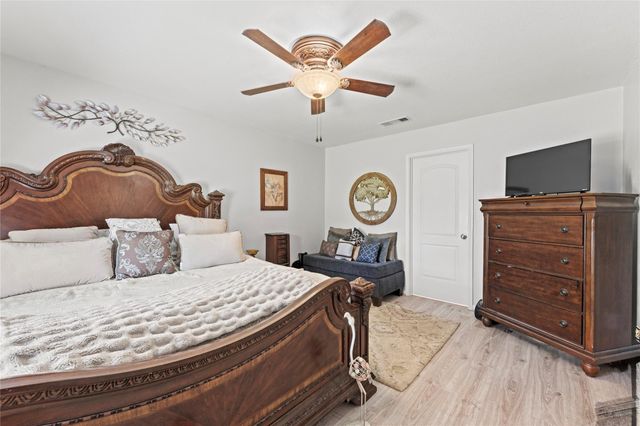 405 Hawks View Drive, Texas City, TX 77568