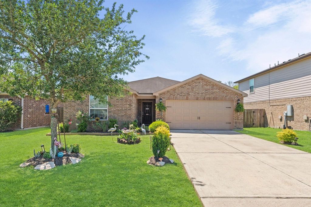 405 Hawks View Drive, Texas City, TX 77568