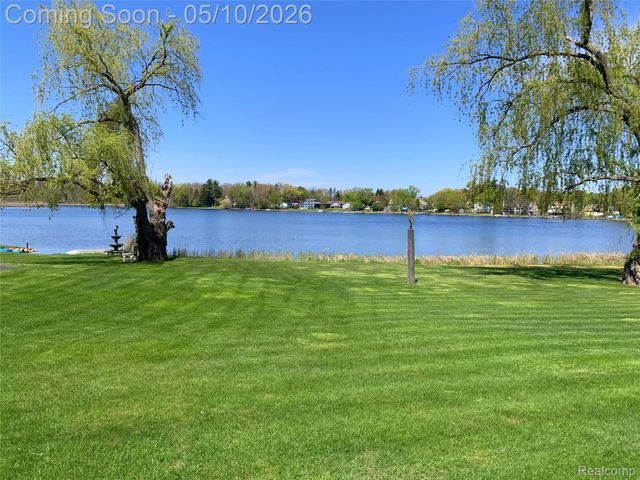 2400 S Baldwin Road, Orion Charter Township, MI 48360