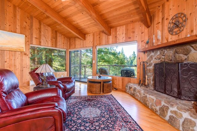 38120 Ocean Ridge Dr, Gualala, CA 95445