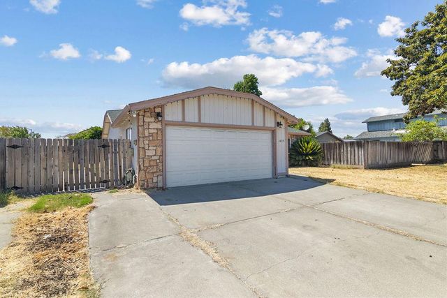 1479 Quincy Ave, Manteca, CA 95336