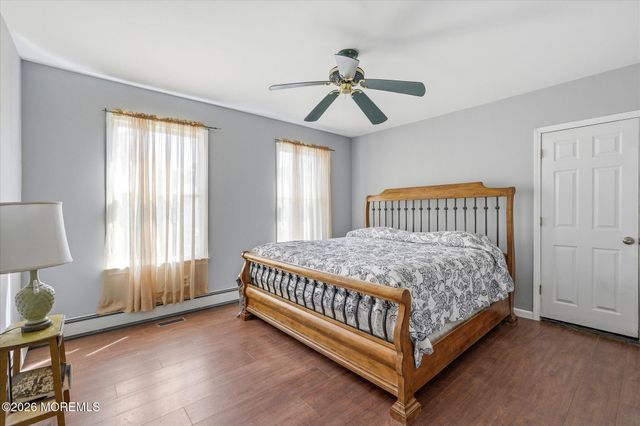 510 Lakeside Drive N, Forked River, NJ 08731