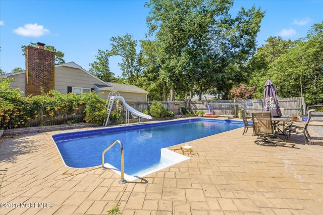 510 Lakeside Drive N, Forked River, NJ 08731