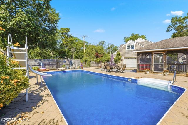 510 Lakeside Drive N, Forked River, NJ 08731