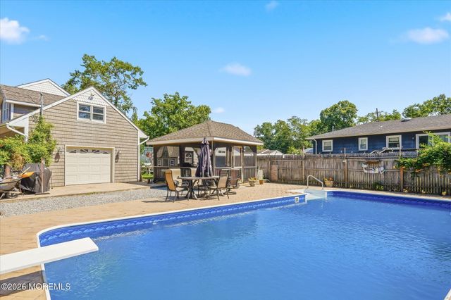 510 Lakeside Drive N, Forked River, NJ 08731