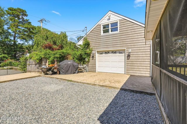 510 Lakeside Drive N, Forked River, NJ 08731