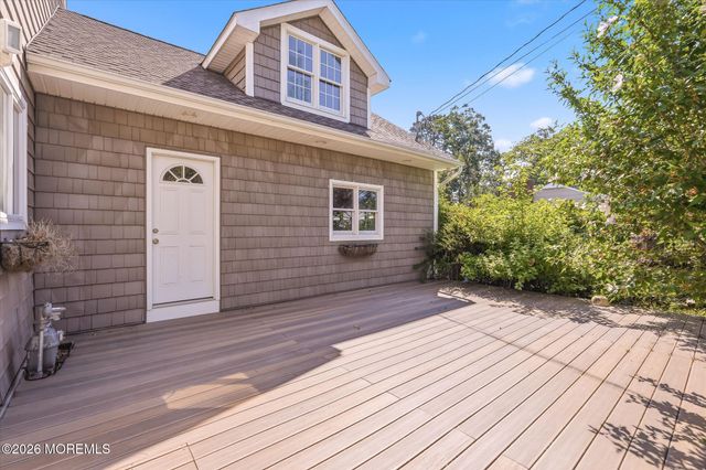 510 Lakeside Drive N, Forked River, NJ 08731