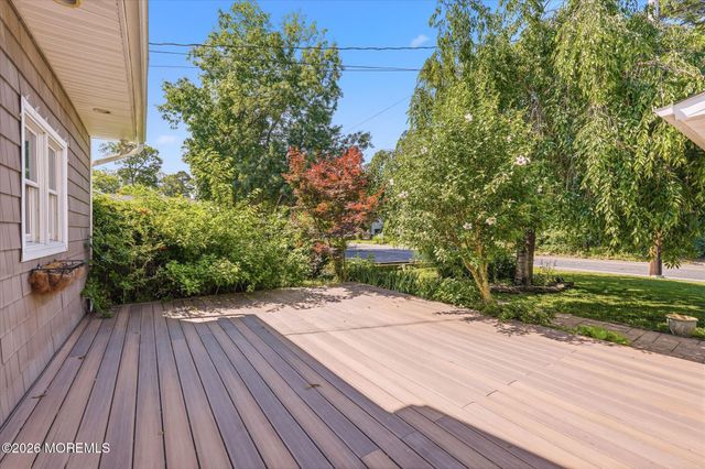 510 Lakeside Drive N, Forked River, NJ 08731