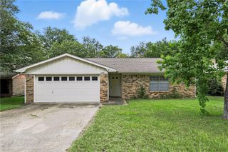 4009 Willow Oak Street, Bryan, TX 77802