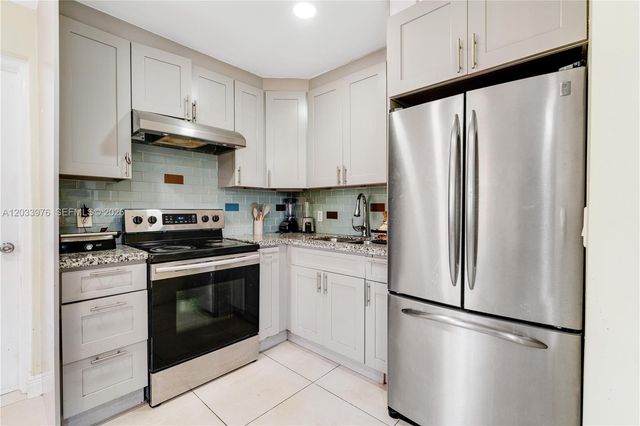 1243 NW 42nd St, Miami, FL 33142