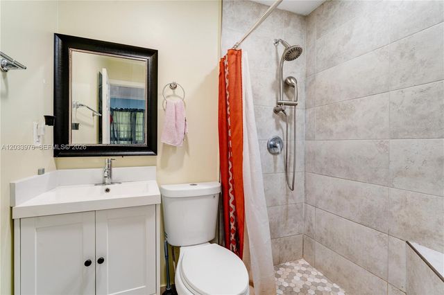 1243 NW 42nd St, Miami, FL 33142