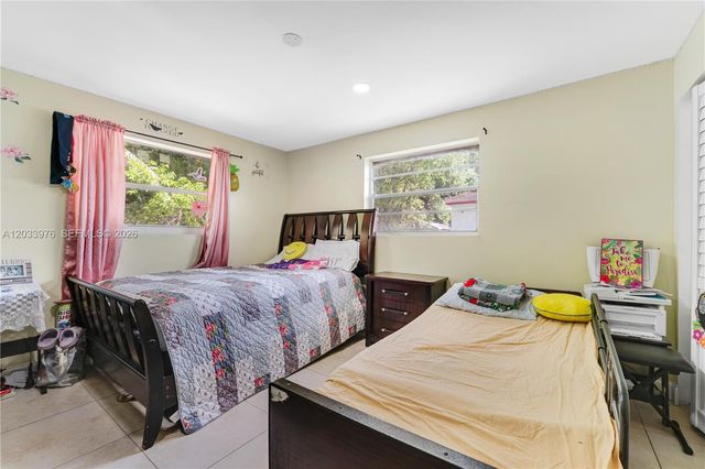 1243 NW 42nd St, Miami, FL 33142