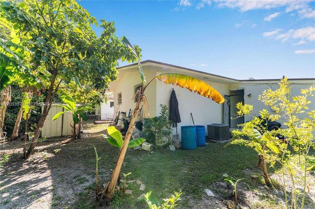 1243 NW 42nd St, Miami, FL 33142