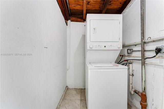1243 NW 42nd St, Miami, FL 33142