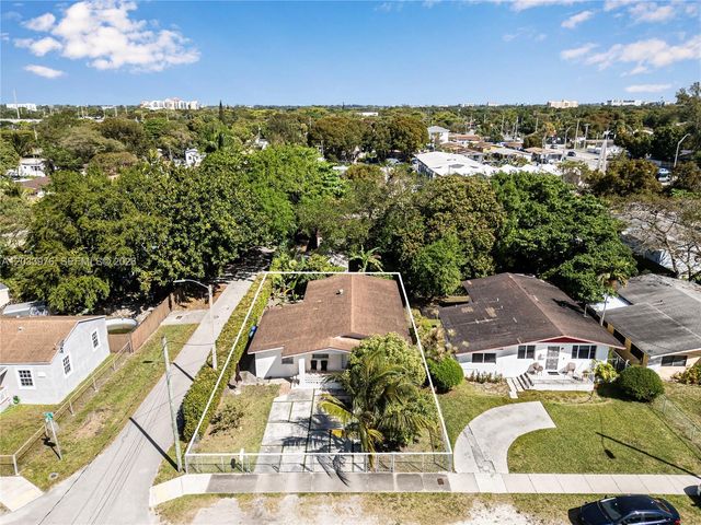 1243 NW 42nd St, Miami, FL 33142
