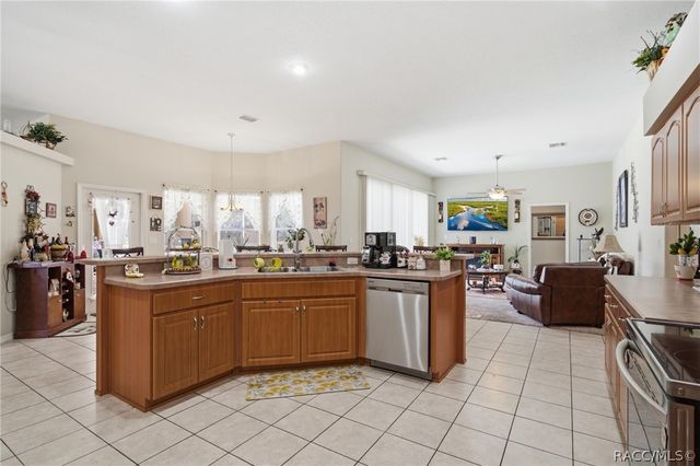 2587 W Angola Drive, Beverly Hills, FL 34465