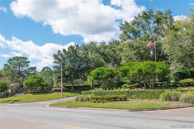 2587 W Angola Drive, Beverly Hills, FL 34465