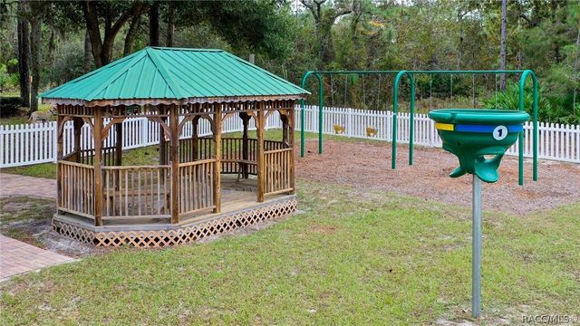 2587 W Angola Drive, Beverly Hills, FL 34465