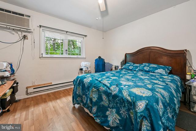 33 PRESIDENTIAL DR, Sicklerville, NJ 08081