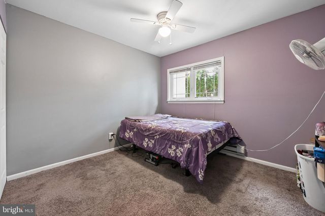 33 PRESIDENTIAL DR, Sicklerville, NJ 08081