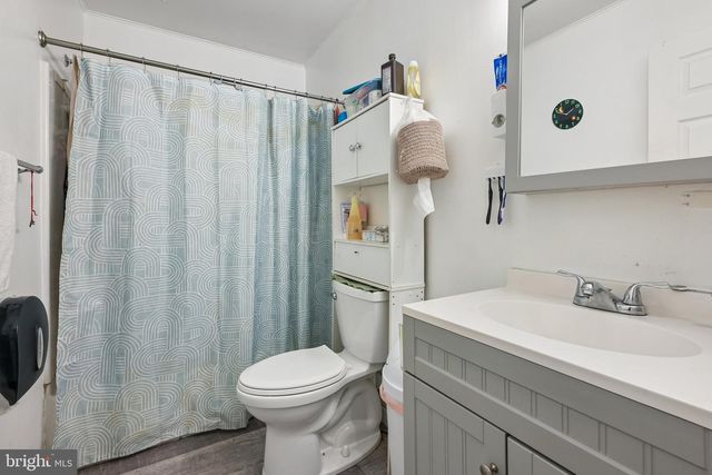 33 PRESIDENTIAL DR, Sicklerville, NJ 08081