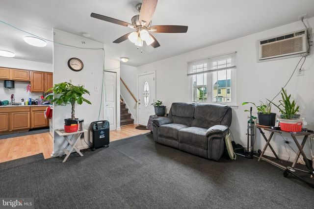 33 PRESIDENTIAL DR, Sicklerville, NJ 08081