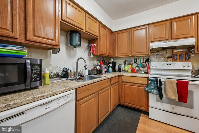 33 PRESIDENTIAL DR, Sicklerville, NJ 08081