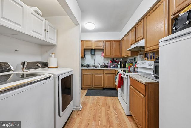 33 PRESIDENTIAL DR, Sicklerville, NJ 08081
