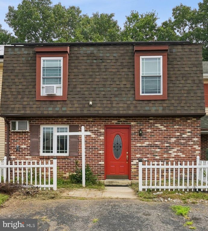 33 PRESIDENTIAL DR, Sicklerville, NJ 08081