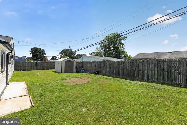 121 GABLE HILL RD, Levittown, PA 19057