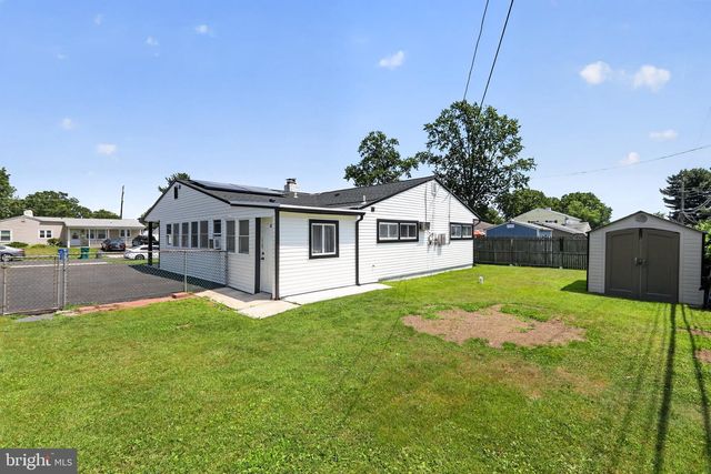 121 GABLE HILL RD, Levittown, PA 19057