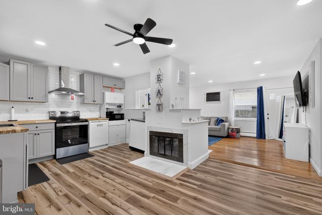 121 GABLE HILL RD, Levittown, PA 19057