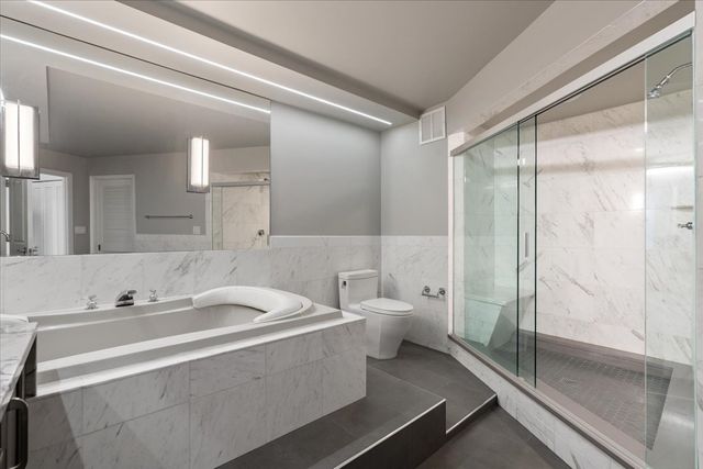 505 N Lake Shore Drive 2206-2207, Chicago, IL 60611