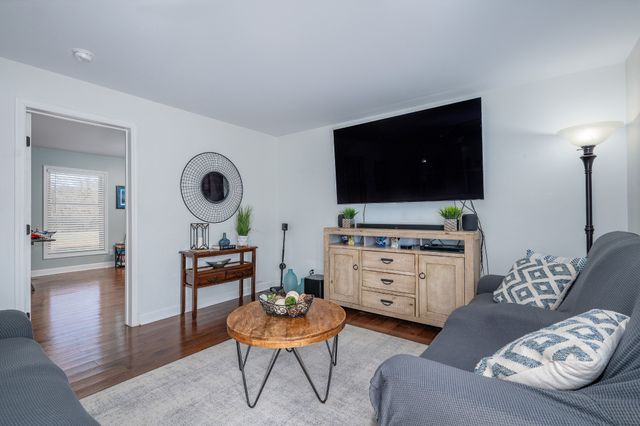 3380 W Trimble Rd, Milton, TN 37118