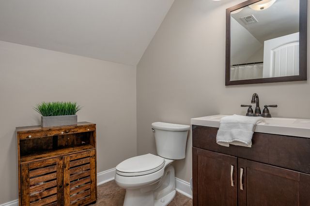 3380 W Trimble Rd, Milton, TN 37118