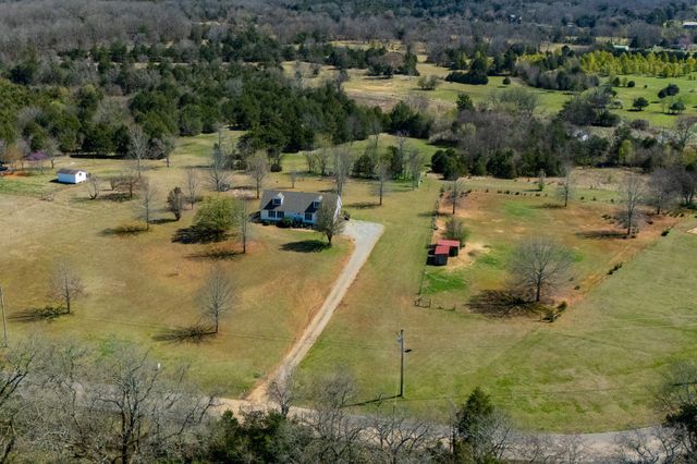 3380 W Trimble Rd, Milton, TN 37118