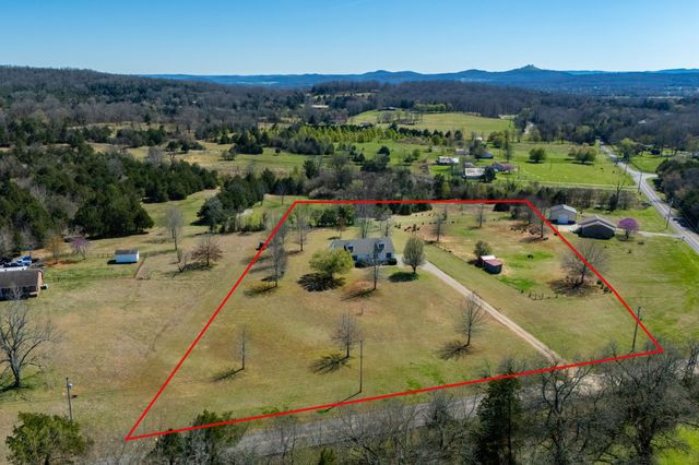 3380 W Trimble Rd, Milton, TN 37118