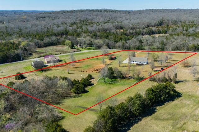 3380 W Trimble Rd, Milton, TN 37118