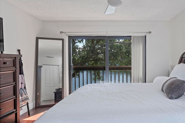 1177 NW 98th Terrace 132, Pembroke Pines, FL 33024