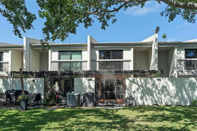 1177 NW 98th Terrace 132, Pembroke Pines, FL 33024