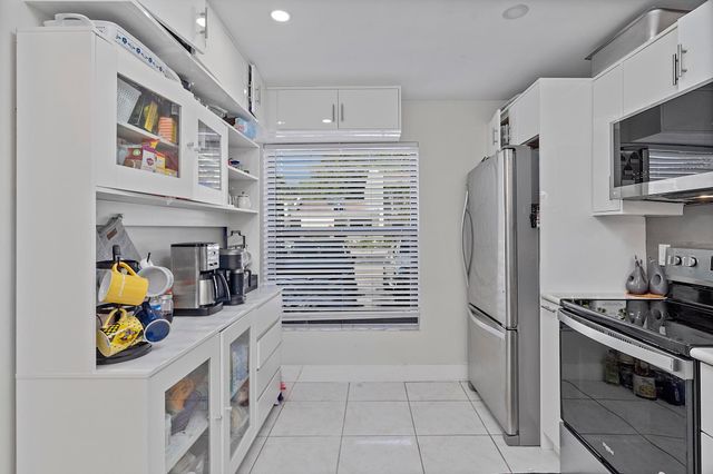 1177 NW 98th Terrace 132, Pembroke Pines, FL 33024