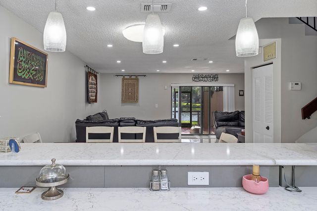 1177 NW 98th Terrace 132, Pembroke Pines, FL 33024